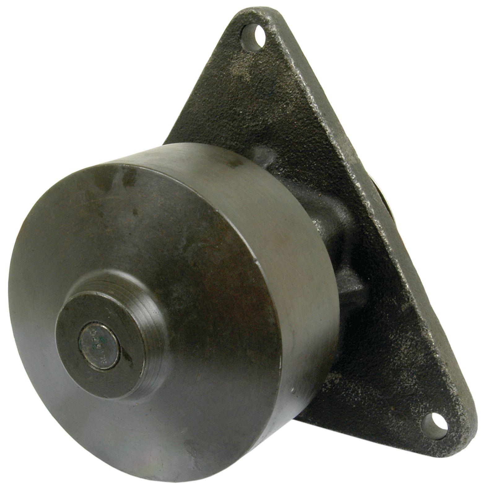 INT. HARVESTER WATER PUMP+PULLEY 57792